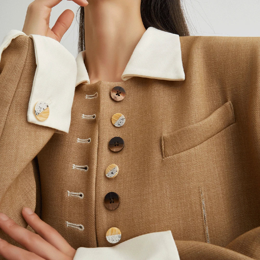 אייבי – ג׳קט מחויט