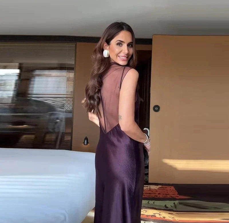 שמלת סאטן - גב חשוף