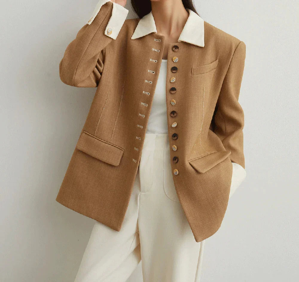 אייבי – ג׳קט מחויט