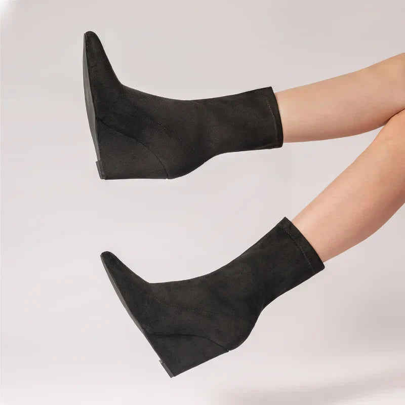 Ria מגפוני ז'אמש