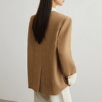 אייבי – ג׳קט מחויט