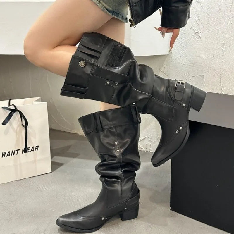 מגפי עקב דגם נוי